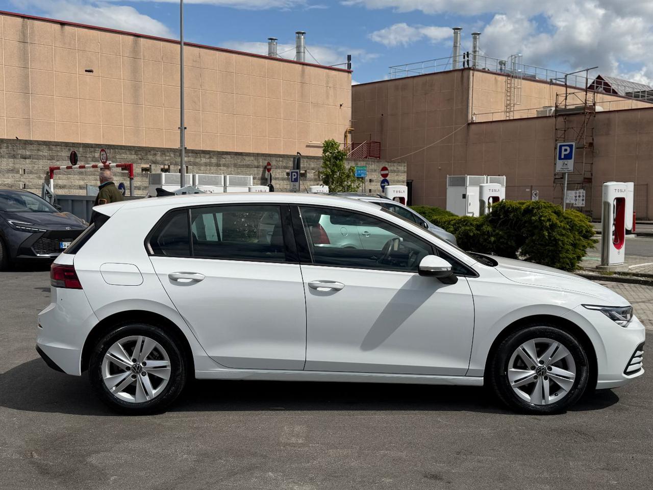 VOLKSWAGEN Golf 1.0 eTSI EVO DSG Life - 12