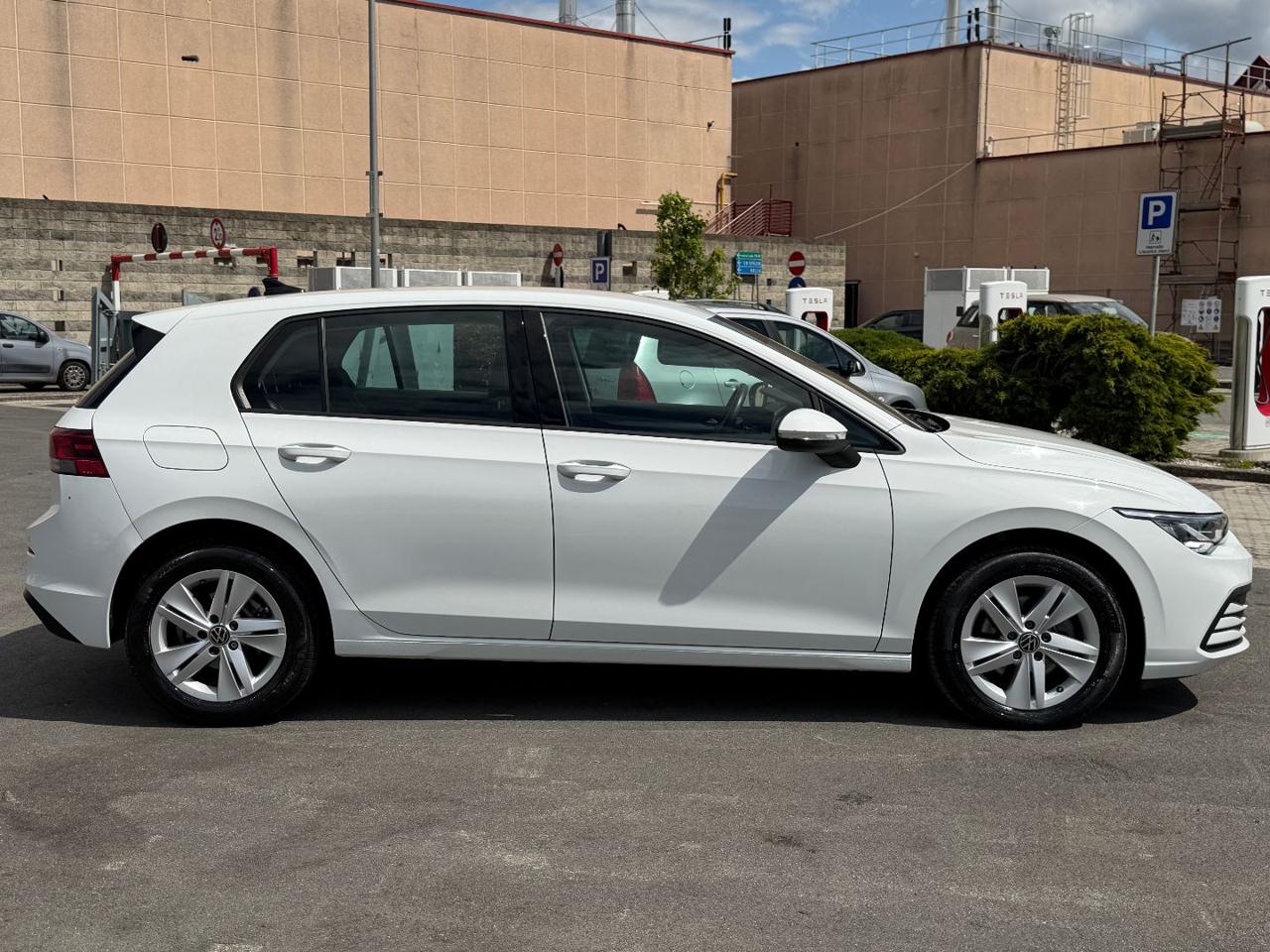 VOLKSWAGEN Golf 1.0 eTSI EVO DSG Life - 4