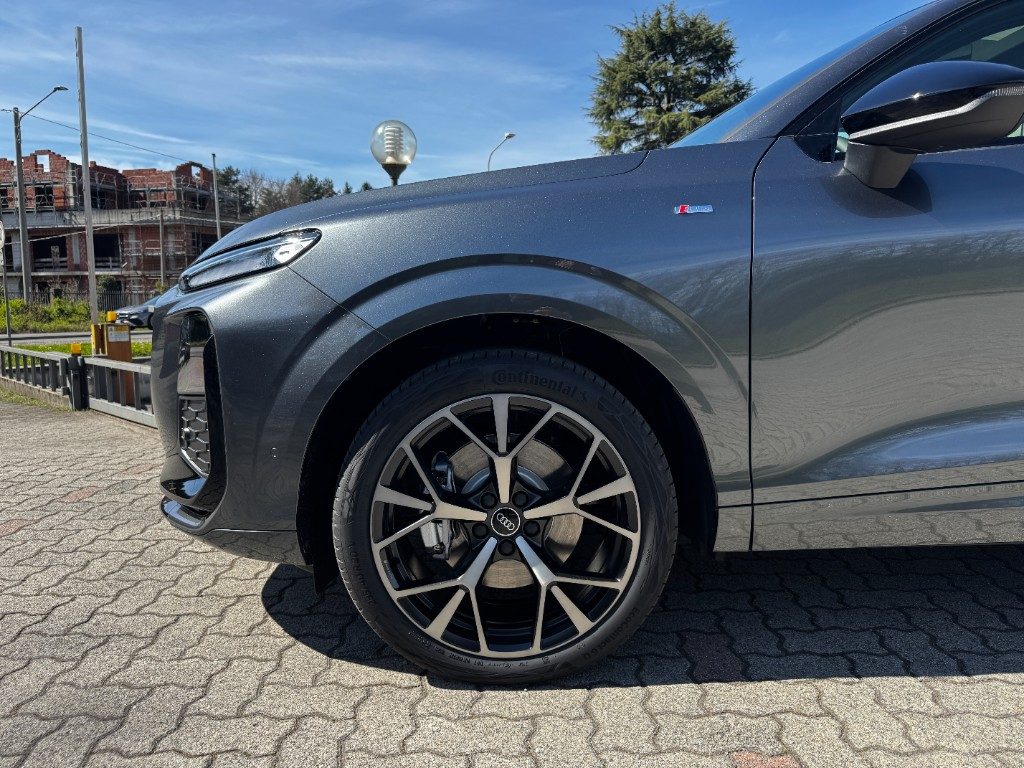 AUDI Q3 SPB TDI Stronic SLine Black edition+TETTO+20+LED - 5