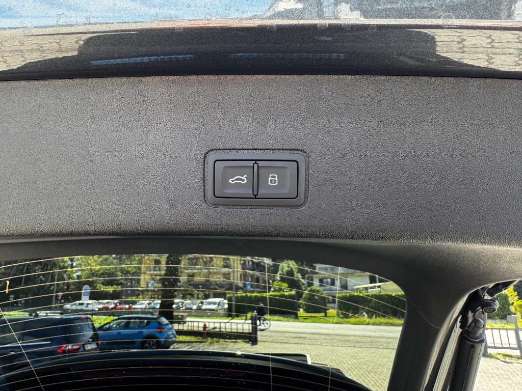 AUDI Q3 SPB TDI Stronic SLine Black edition+TETTO+20+LED - 17