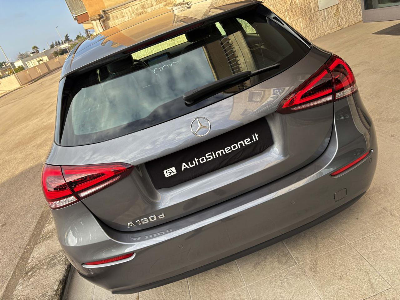 MERCEDES-BENZ A 180 d Automatic Business Extra - 29