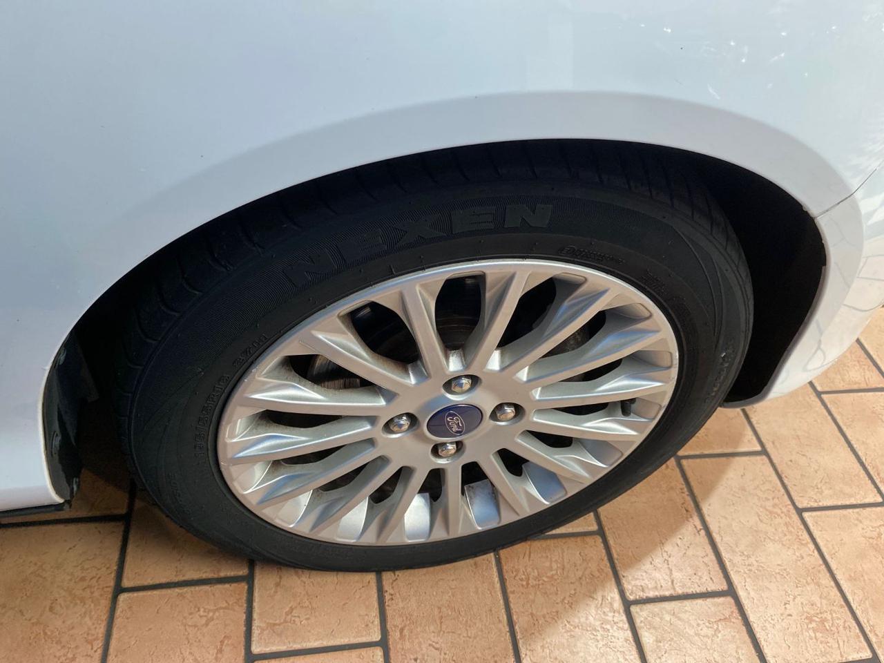 FORD B-Max 1.0 EcoBoost 100 CV Titanium Tetto Pano - 9