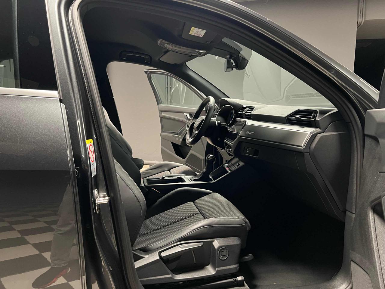 AUDI Q3 35 SPB TDI S tronic S line edition - 17