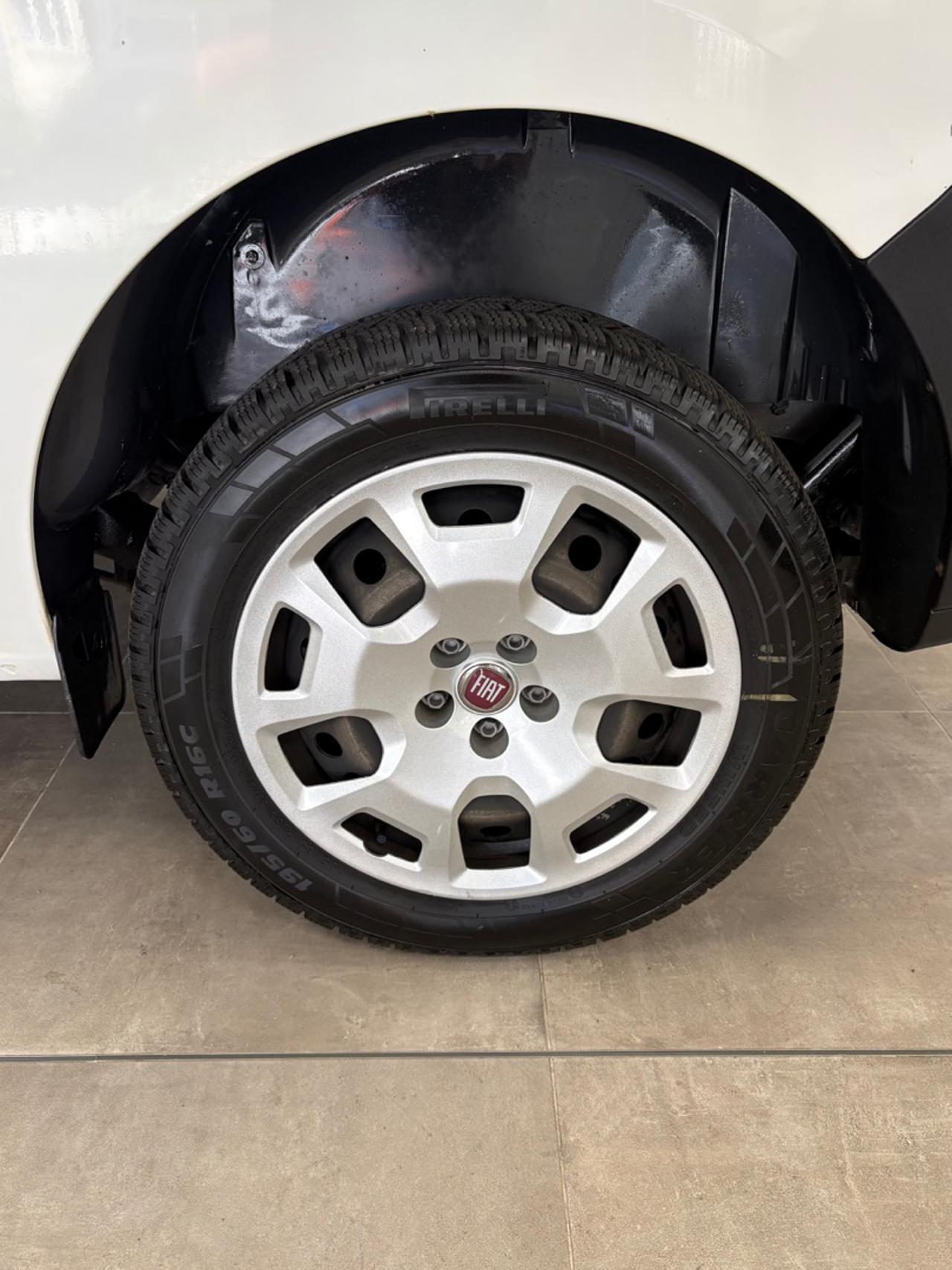 FIAT Doblo 1.6 MJT S&S 120CV PL-TA Cargo Maxi XL 15900€+ IVA - 22