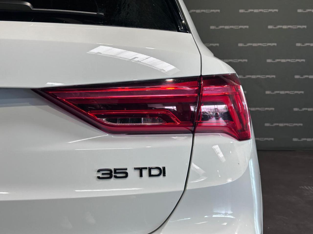 AUDI Q3 35 TDI S tronic Identity Black - 6