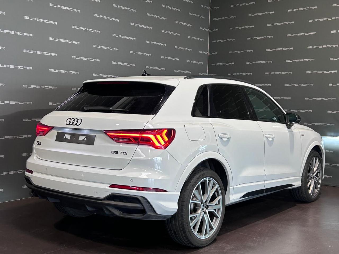 AUDI Q3 35 TDI S tronic Identity Black - 3