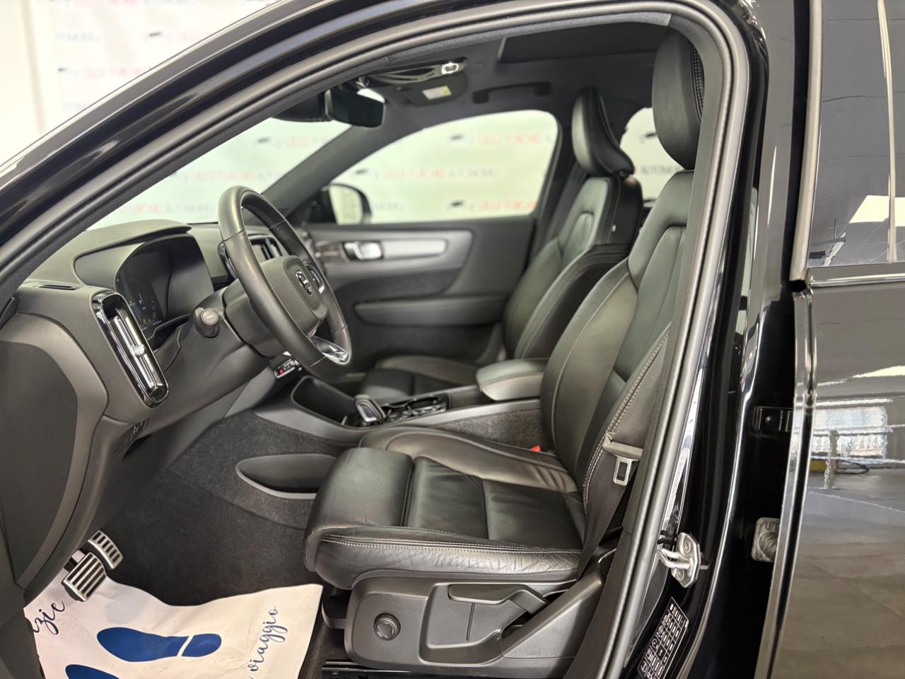 VOLVO XC40 Recharge T4 PLUG IN AWD Pro AUTOCARRO N1 - 19