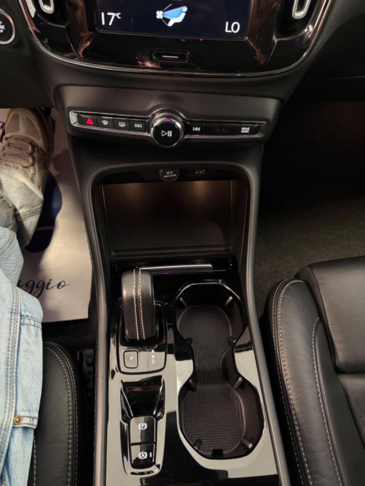 VOLVO XC40 Recharge T4 PLUG IN AWD Pro AUTOCARRO N1 - 11