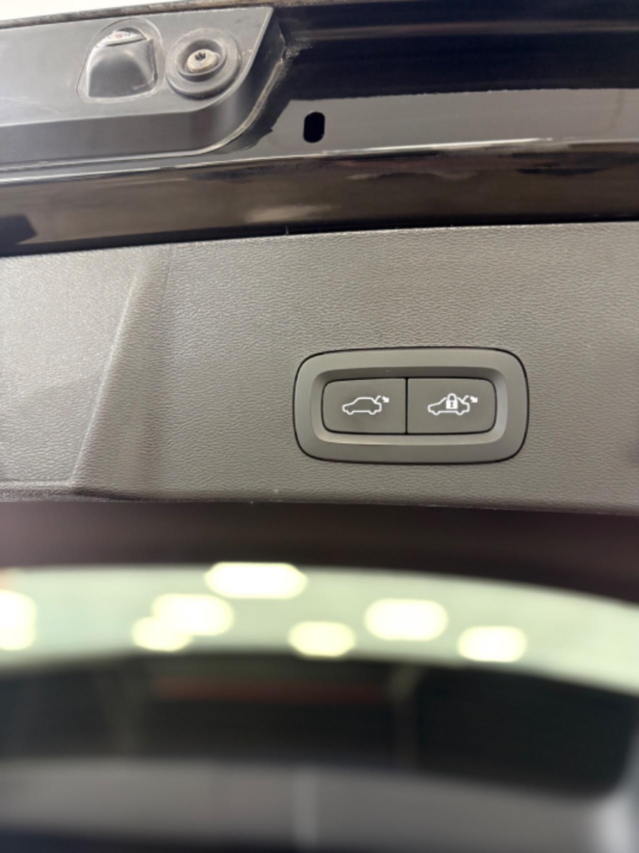 VOLVO XC40 Recharge T4 PLUG IN AWD Pro AUTOCARRO N1 - 18