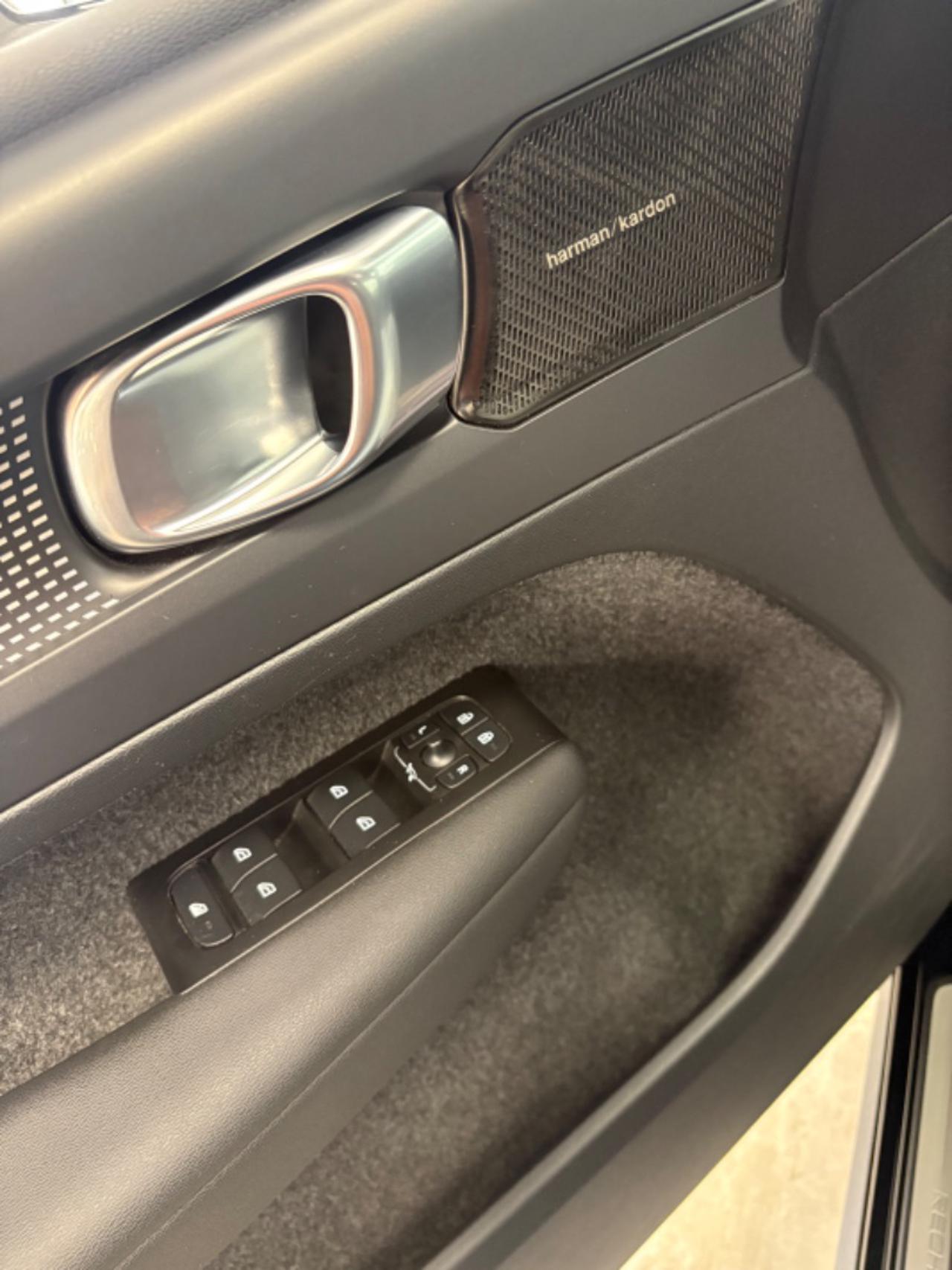 VOLVO XC40 Recharge T4 PLUG IN AWD Pro AUTOCARRO N1 - 10