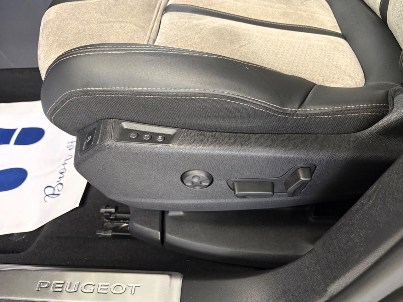 PEUGEOT 3008 Hybrid 225 e-EAT8 GT Pack IVA ESPOSTA - 8