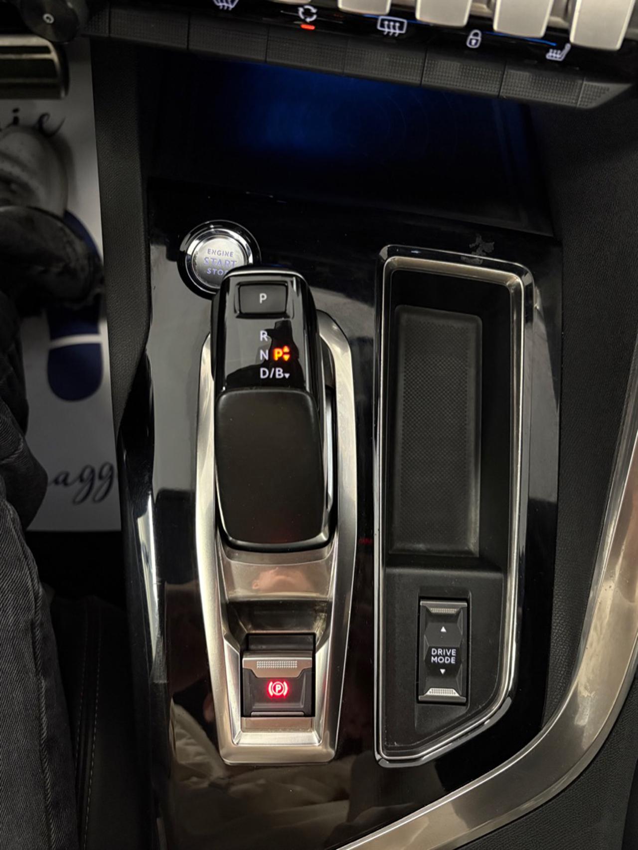 PEUGEOT 3008 Hybrid 225 e-EAT8 GT Pack IVA ESPOSTA - 28