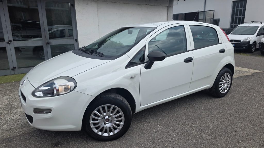 FIAT Punto 1.4 8V 5 porte Natural Power Street soli 14mila km - 3