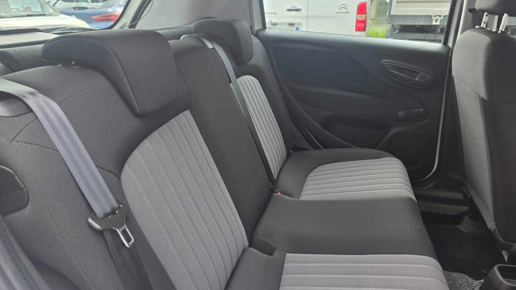 FIAT Punto 1.4 8V 5 porte Natural Power Street soli 14mila km - 12