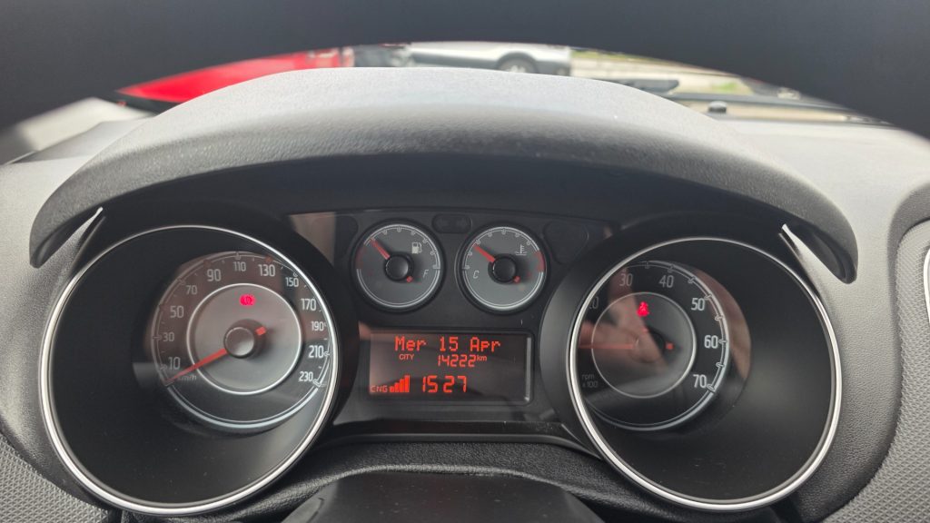 FIAT Punto 1.4 8V 5 porte Natural Power Street soli 14mila km - 14