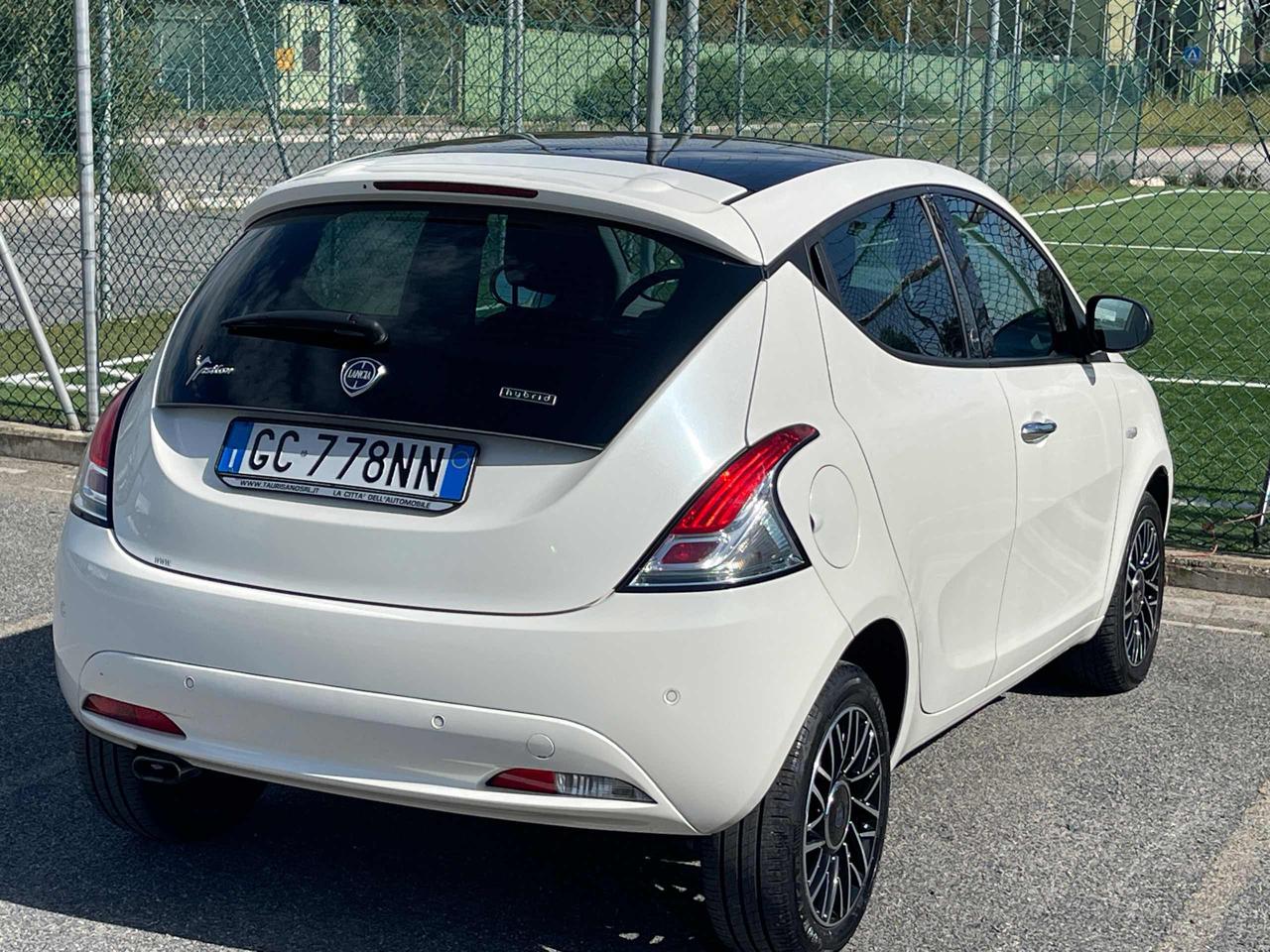 LANCIA Ypsilon 1.0 HYBRID 5P Gold TETTO APRIBILE BIANCO PERLA - 33