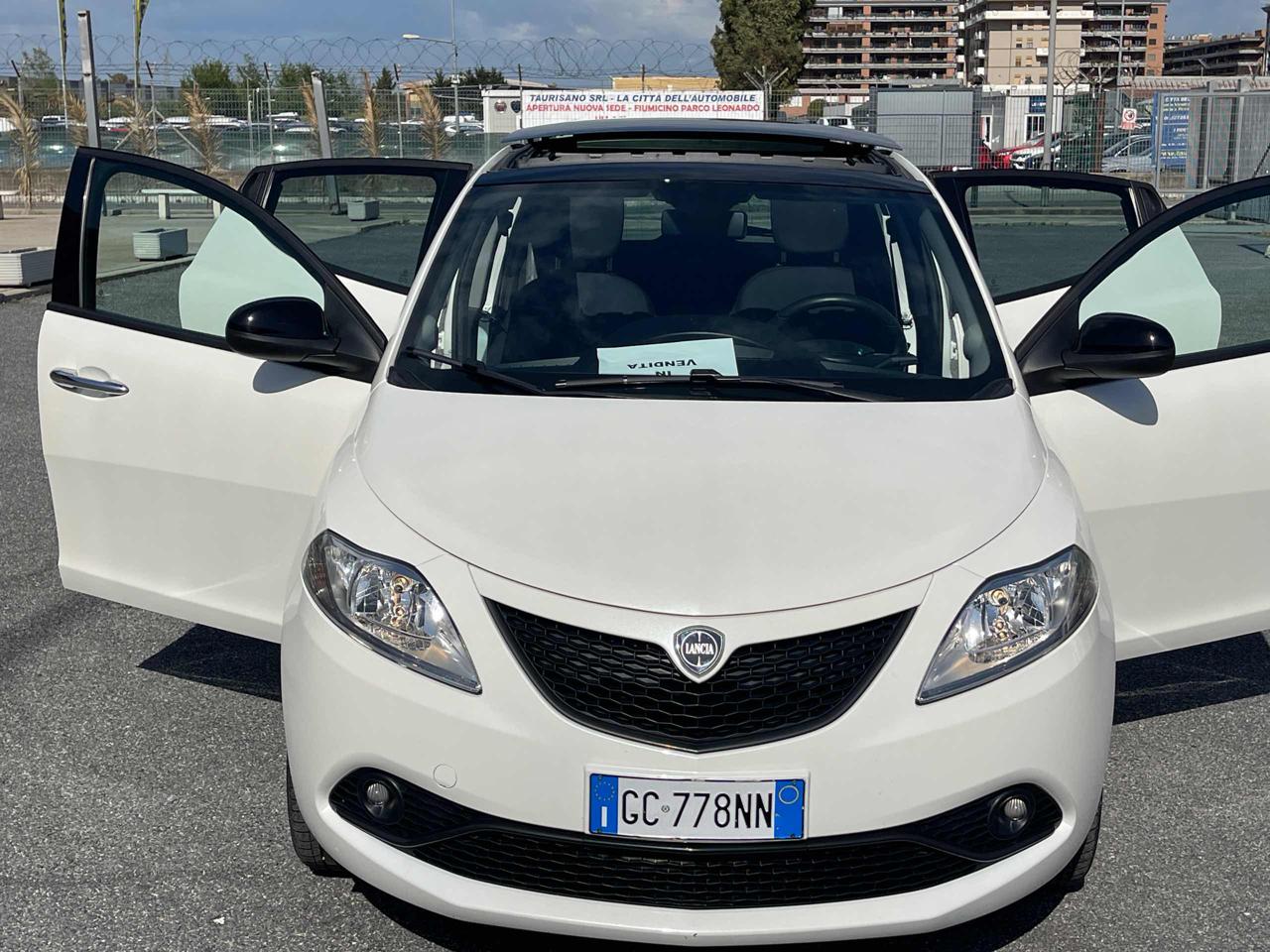 LANCIA Ypsilon 1.0 HYBRID 5P Gold TETTO APRIBILE BIANCO PERLA - 25