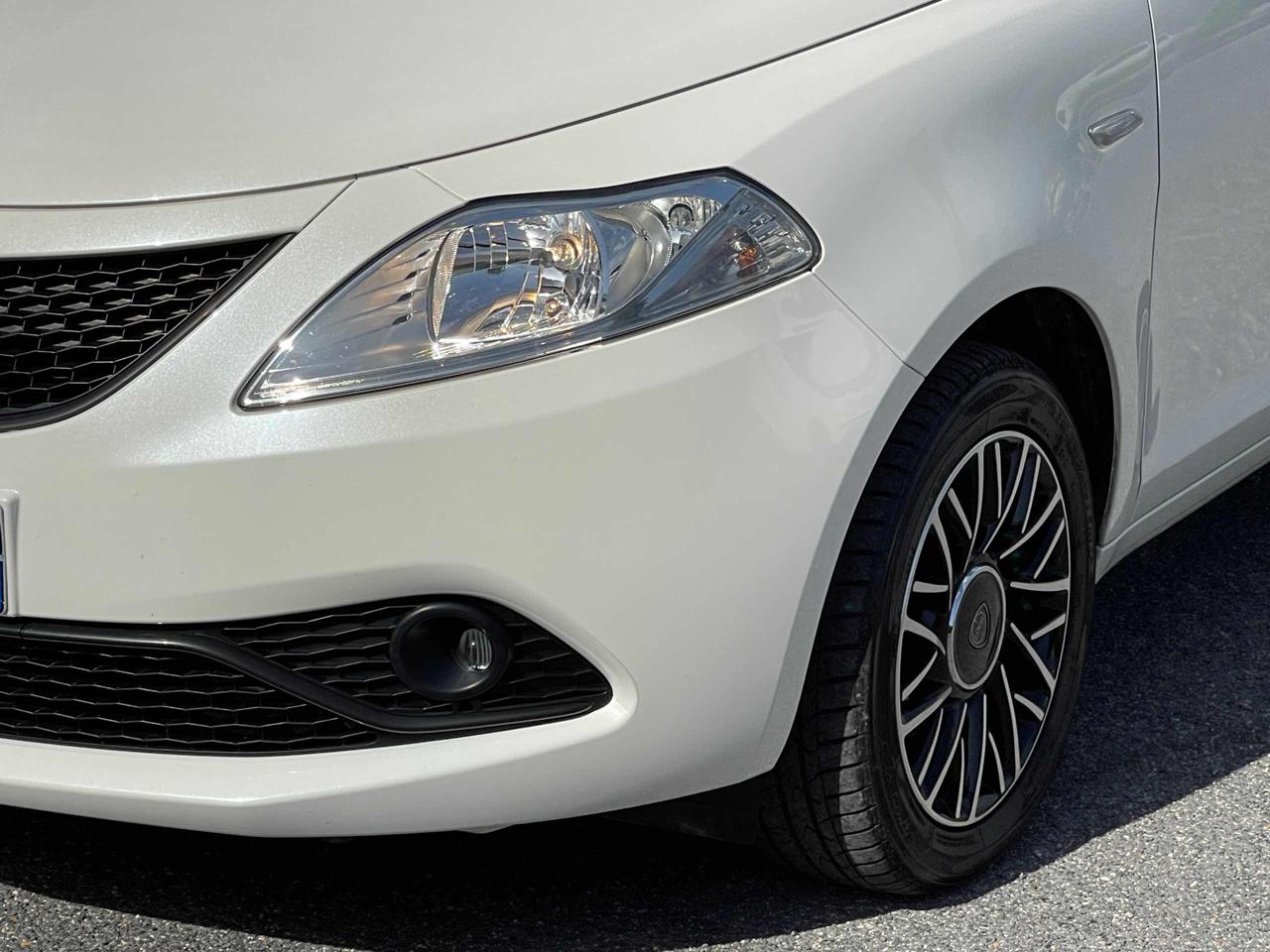 LANCIA Ypsilon 1.0 HYBRID 5P Gold TETTO APRIBILE BIANCO PERLA - 8