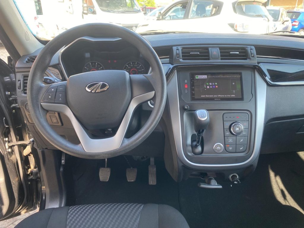 MAHINDRA KUV100 1.2 87CV GPL K8 - 8