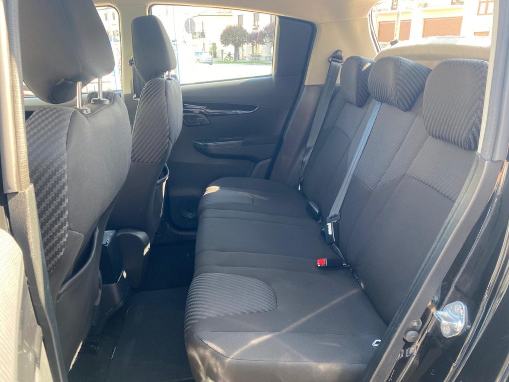 MAHINDRA KUV100 1.2 87CV GPL K8 - 9