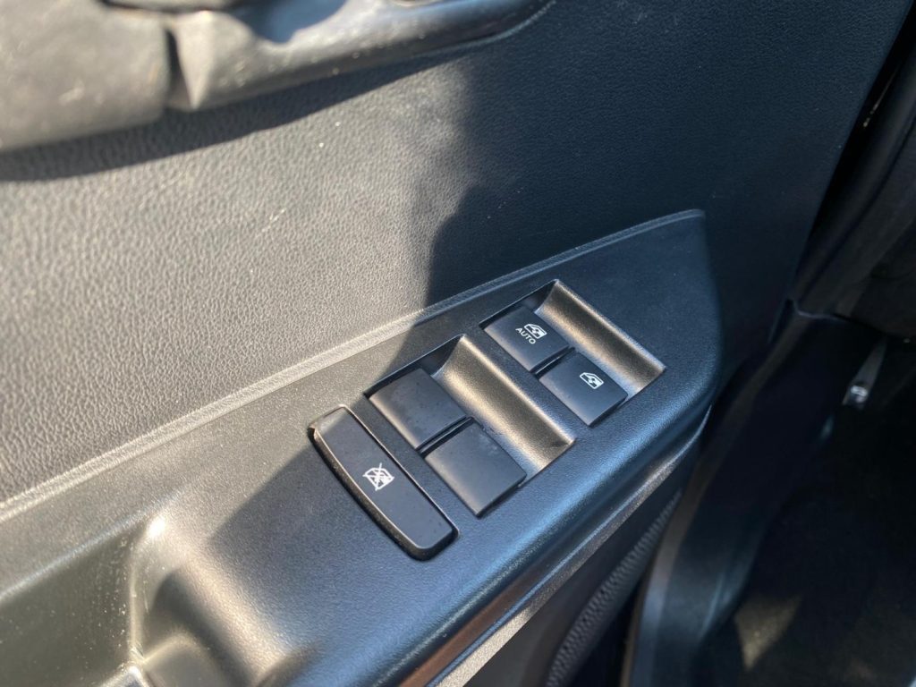 MAHINDRA KUV100 1.2 87CV GPL K8 - 13