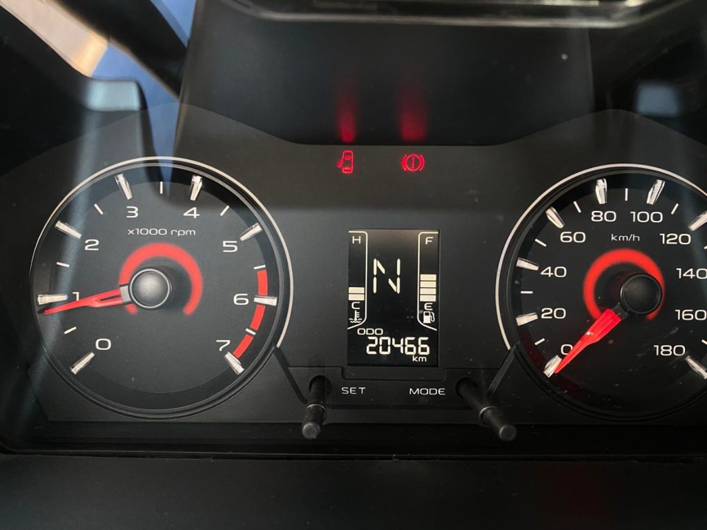 MAHINDRA KUV100 1.2 87CV GPL K8 - 17