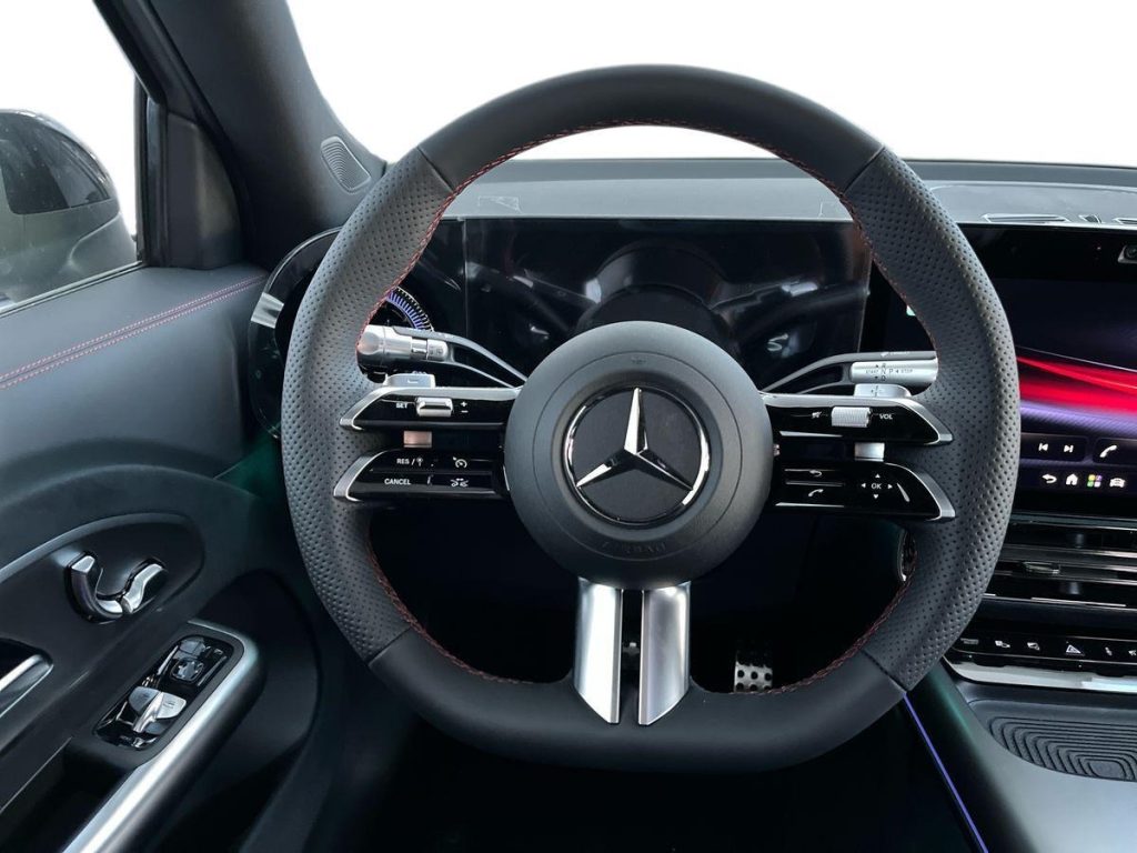 MERCEDES-BENZ GLB EQ 350 4Matic AMG Line Premium - 11