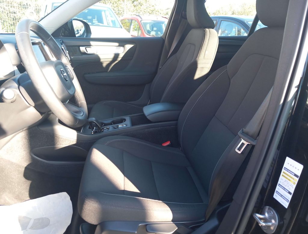 VOLVO XC40 1.5 t2 Momentum Pro IVA ESPOSTA - 10