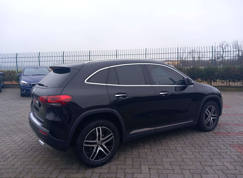 MERCEDES-BENZ GLA 200 H247 2020 d Premium 4matic auto - 4