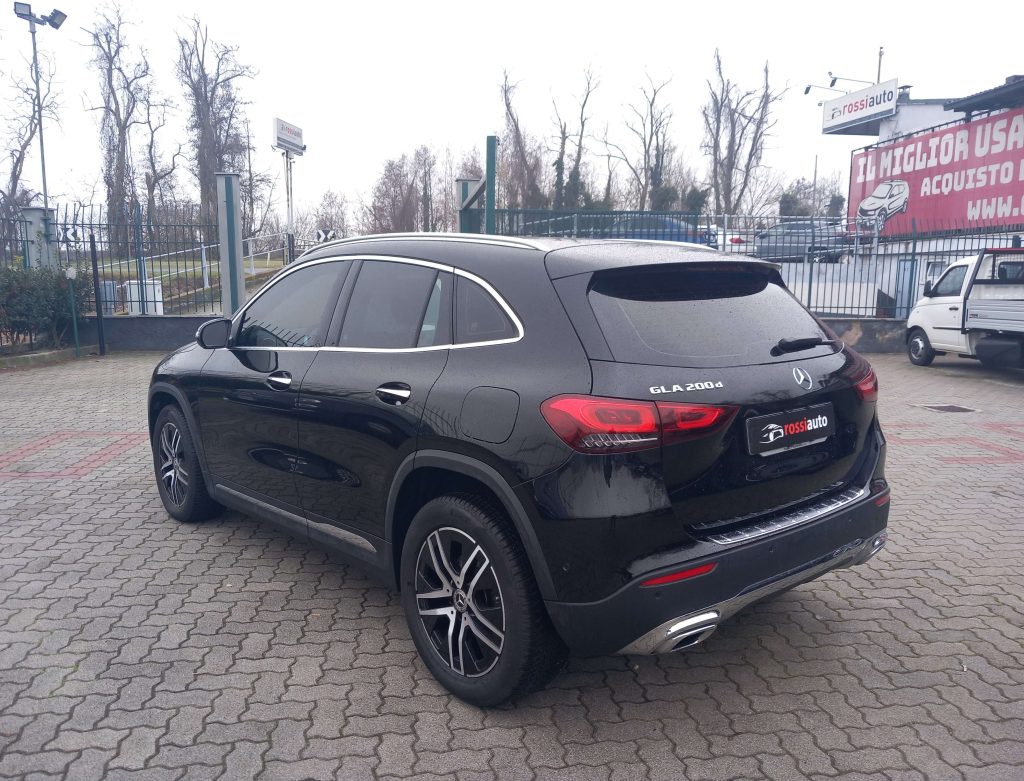 MERCEDES-BENZ GLA 200 H247 2020 d Premium 4matic auto - 6