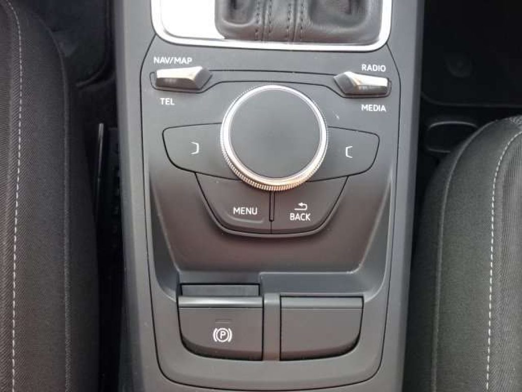 AUDI Q2 I  35 1.5 tfsi Admired s-tronic - 9