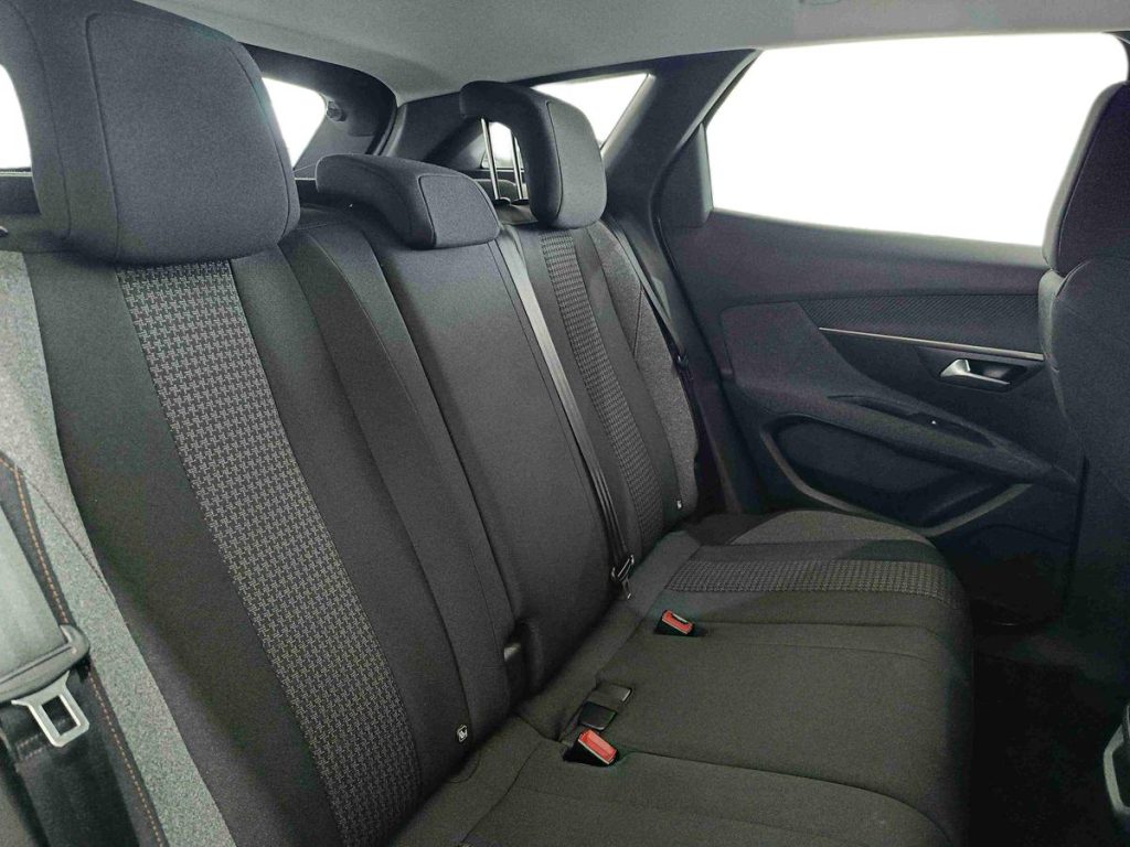 PEUGEOT 3008 BlueHDi 130 S&S Active Pack - 11