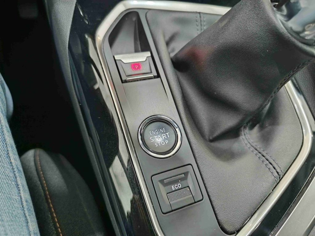 PEUGEOT 3008 BlueHDi 130 S&S Active Pack - 21