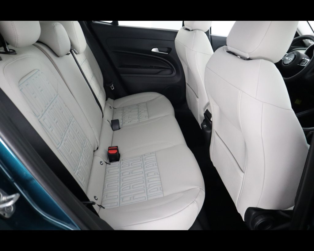 FIAT 600 Hybrid My25 La Prima Hybrid 100cv - 18