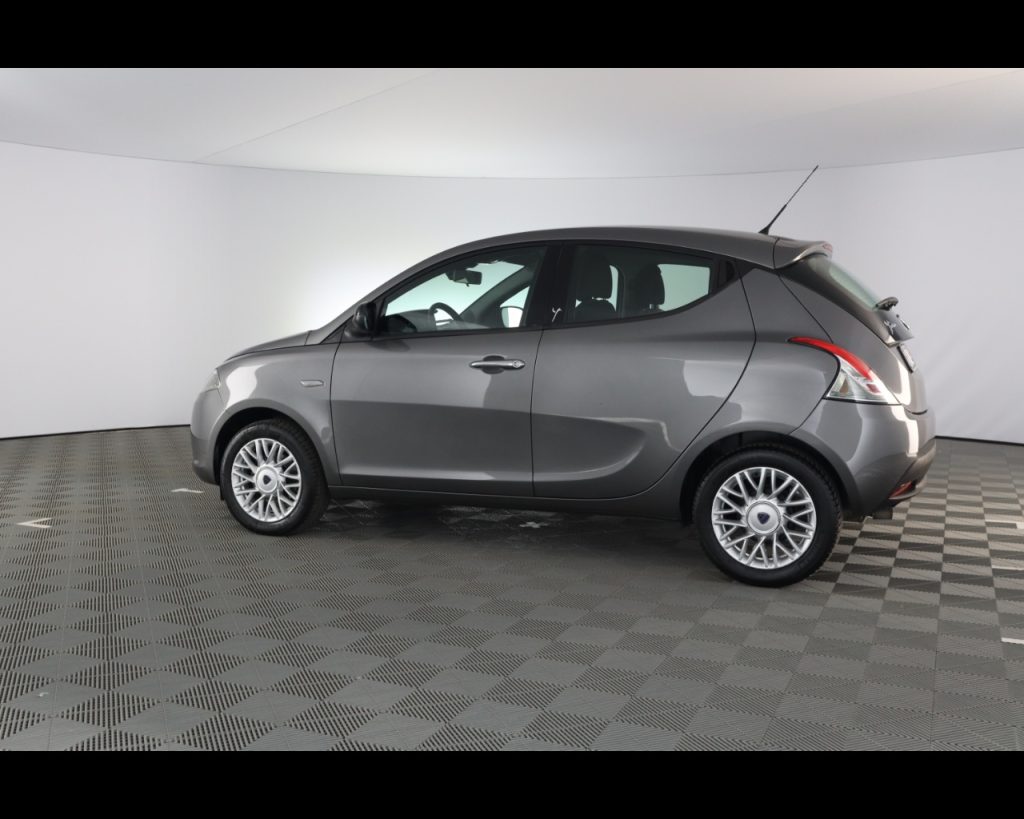 LANCIA Ypsilon 1.2 8v Gold 69cv - 11