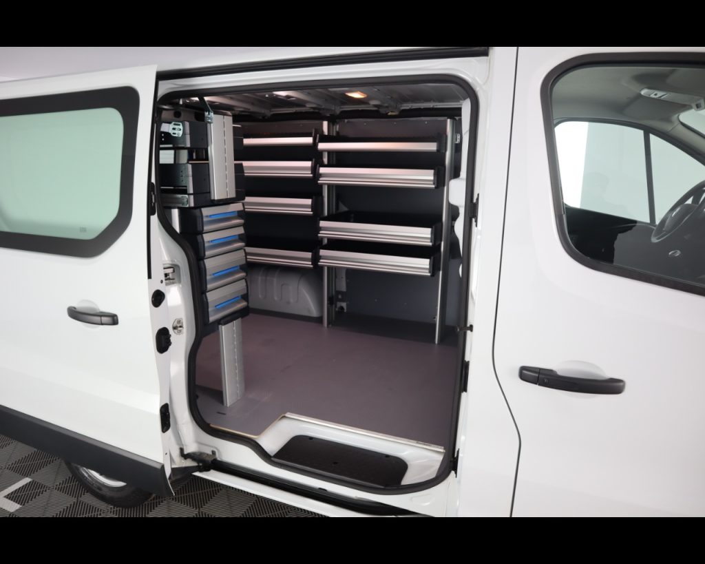 RENAULT Trafic T29 2.0 dci 120cv L1H1 Ice - 17