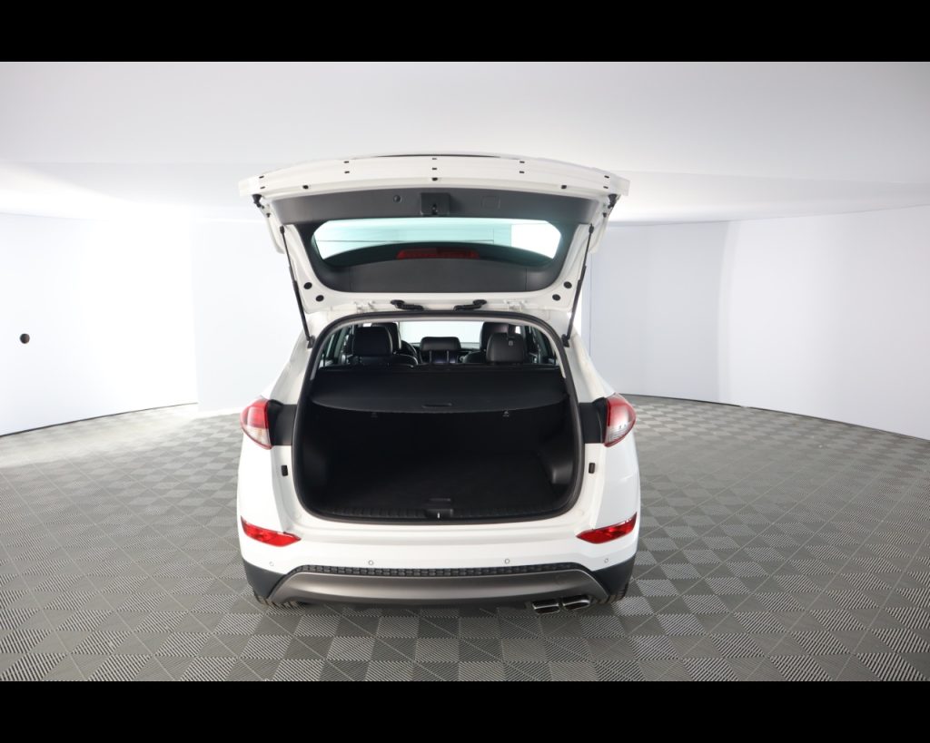 HYUNDAI Tucson 2.0 crdi Xpossible 4wd 185cv auto - 19