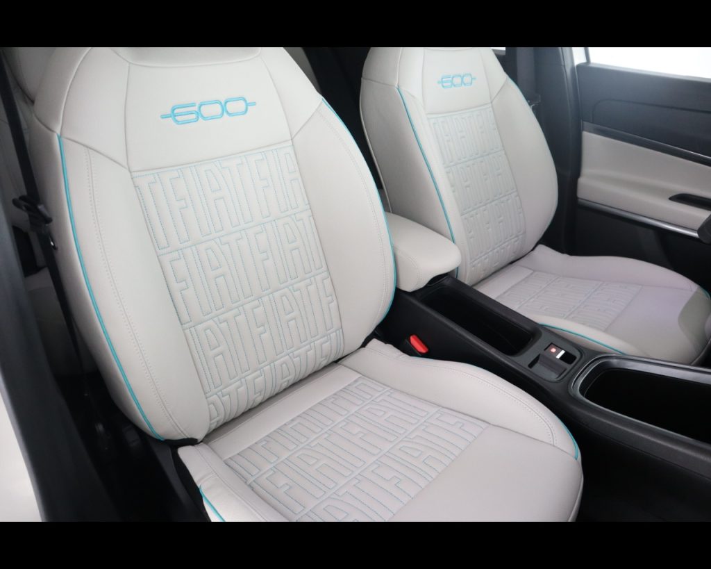 FIAT 600 1.2 hybrid La Prima 110cv auto - 17