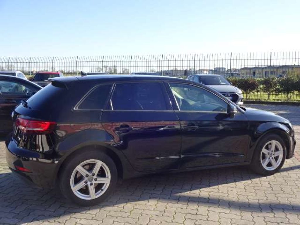 AUDI A3 Sportback 30 1.6 tdi 116cv s-tronic IVA ESPOSTA - 4