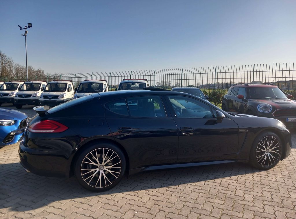 PORSCHE Panamera 3.0 300cv - 4