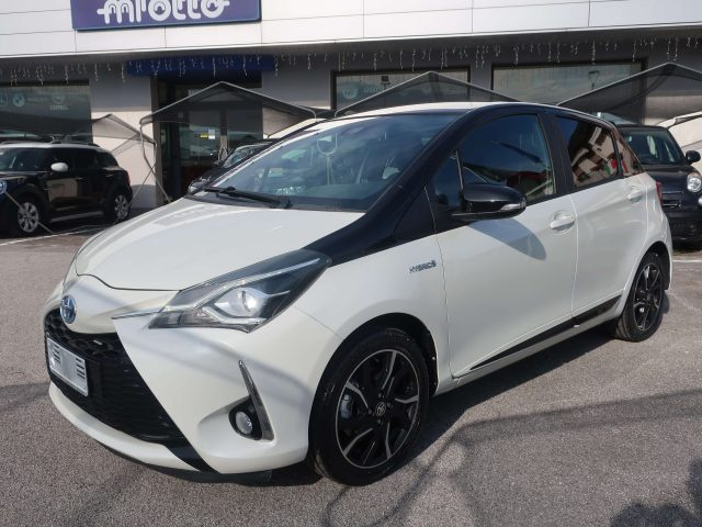 TOYOTA Yaris Bianco metallizzato