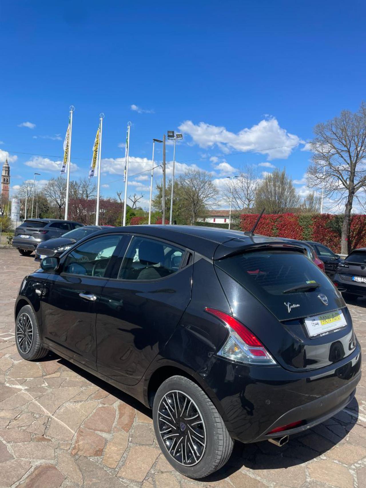 LANCIA Ypsilon 1.0 FireFly 5 porte S&S Hybrid Gold - 2