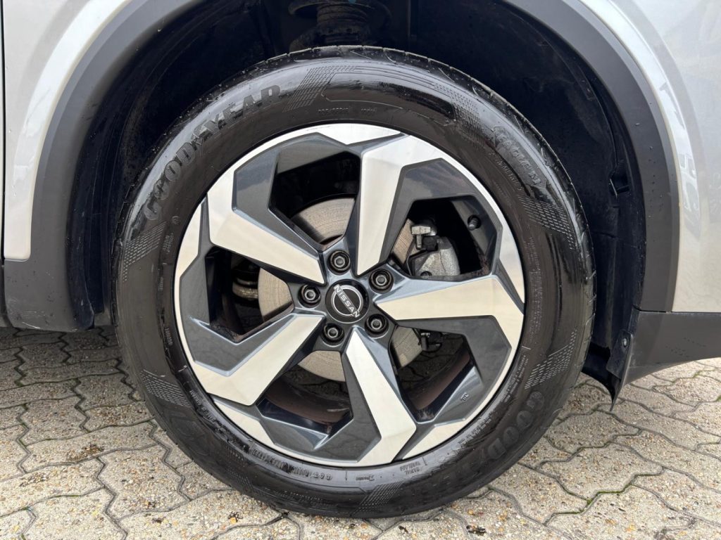 NISSAN Qashqai MHEV 140 CV N-Connecta - 8