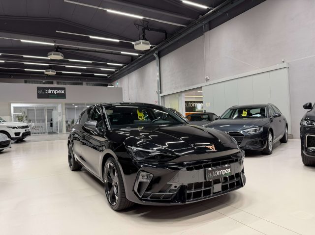 CUPRA Leon Schwarz metallisiert