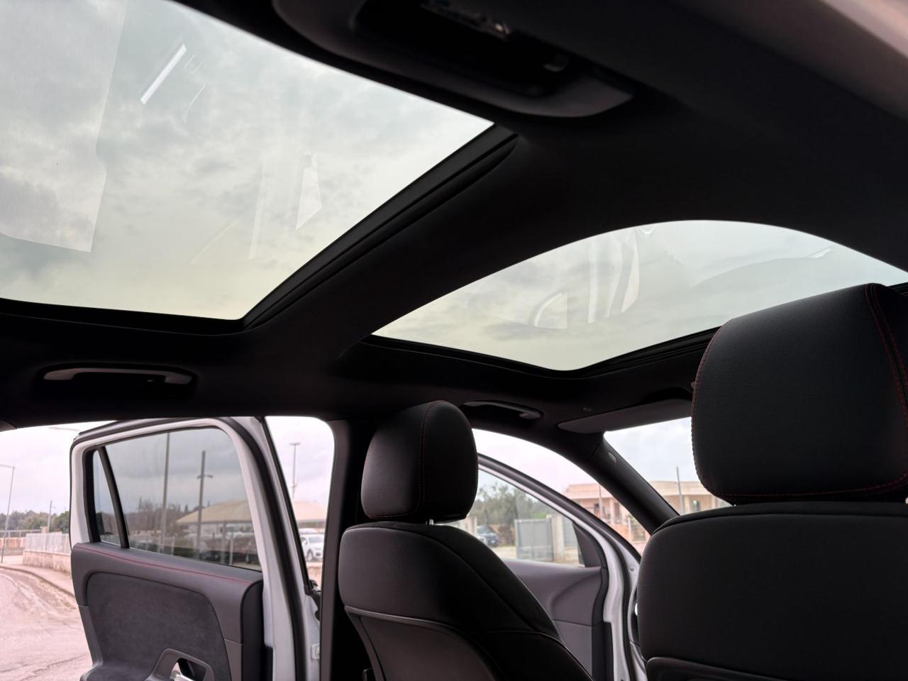 MERCEDES-BENZ GLA 200 d Automatic Premium Amg TETTO-PACK NIGHT - 11