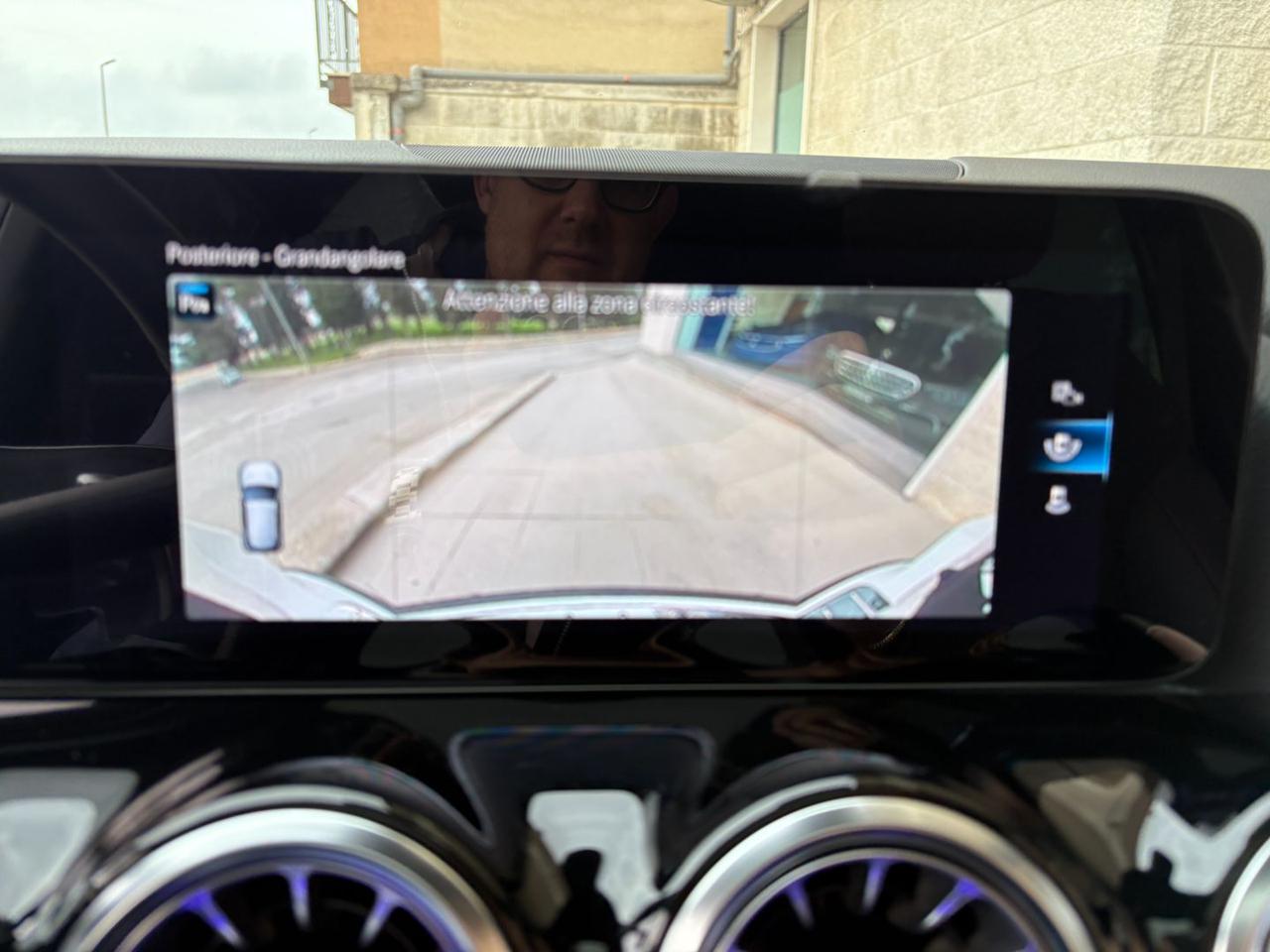 MERCEDES-BENZ GLA 200 d Automatic Premium Amg TETTO-PACK NIGHT - 36