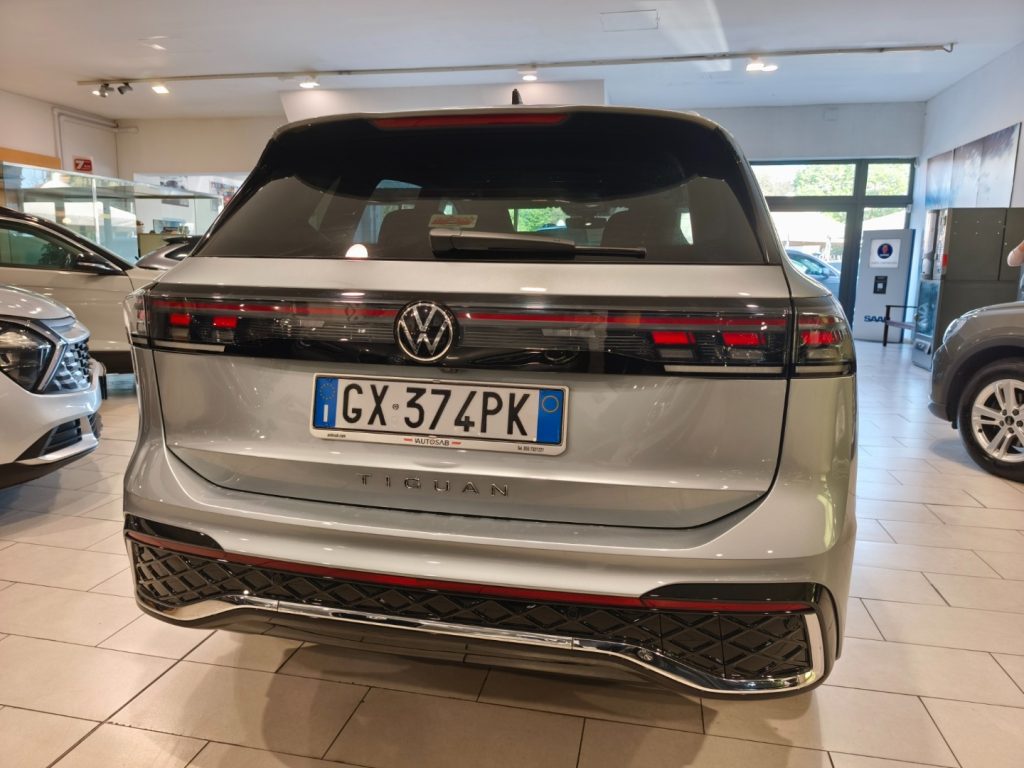 VOLKSWAGEN Tiguan 2.0 TDI 150 CV DSG R-Line Plus - 6