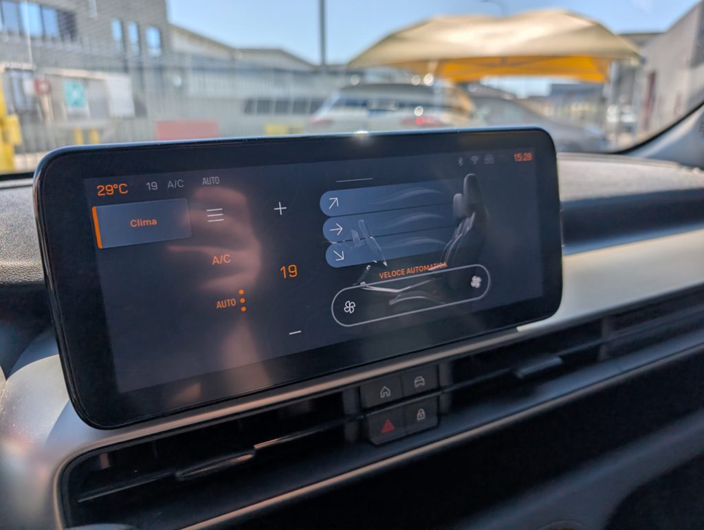 JEEP Avenger 1.2 Turbo 100 CV MHEV Altitude AUTOMATICA - 17