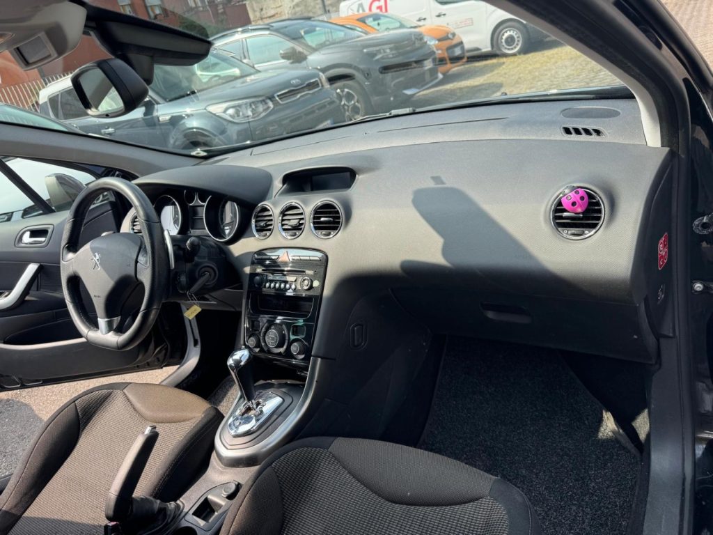 PEUGEOT 308 1.6 8V e-HDi 115CV S&S AUT. SW Sport - 11