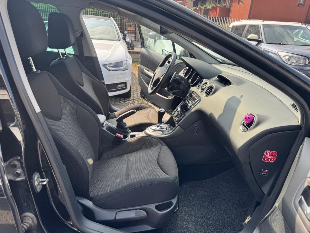 PEUGEOT 308 1.6 8V e-HDi 115CV S&S AUT. SW Sport - 12